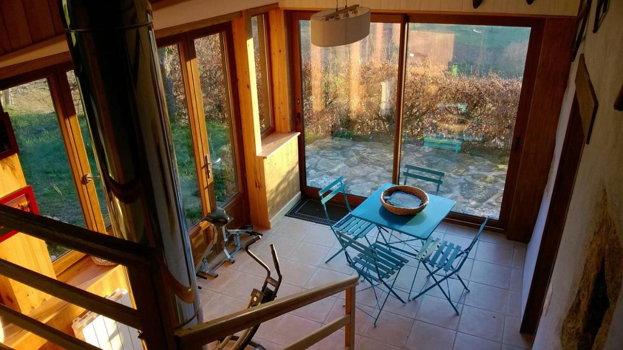 Gite " Oree Des Bois" Vertolaye Exterior foto